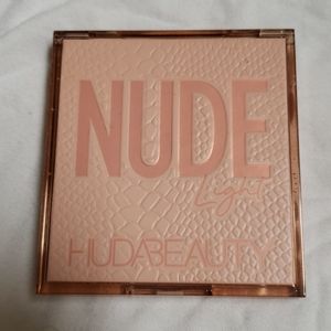 Huda beauty Nude Light